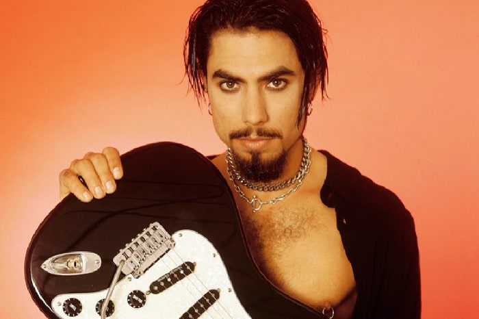 About Dave Navarro - Details on Extraordinary Life of This Guitarist